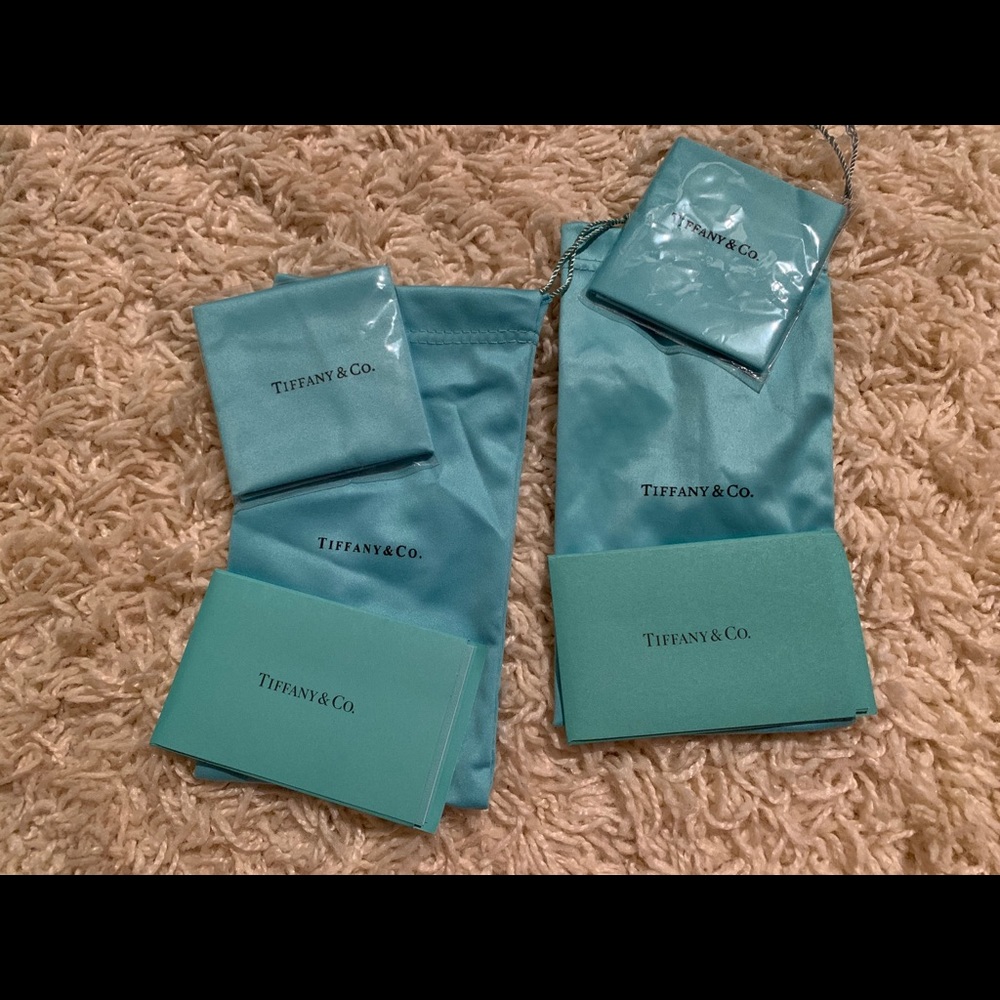 Tiffany & Co glasses kit.